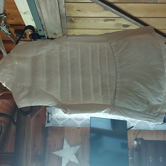 like new white vest - Picture 2 of 2